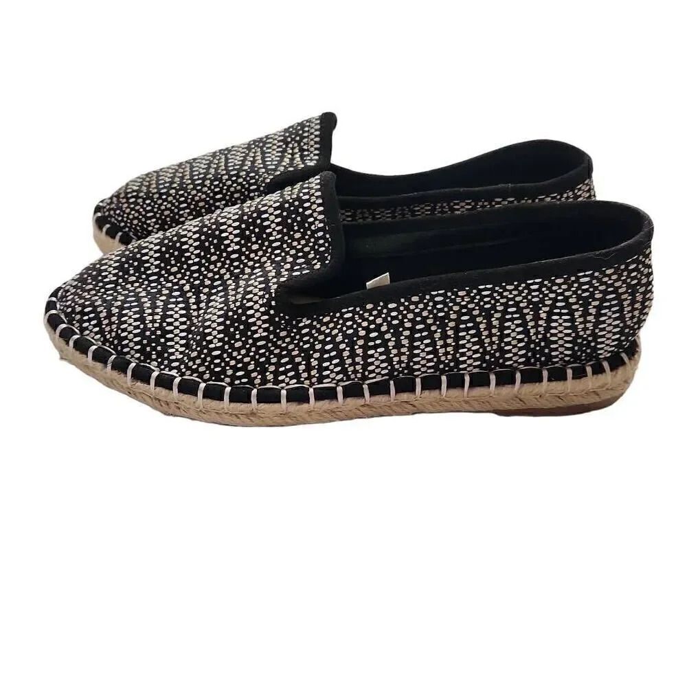Universal Thread Ladies Size 6.5 Black, White & Tan Slip On Shoes